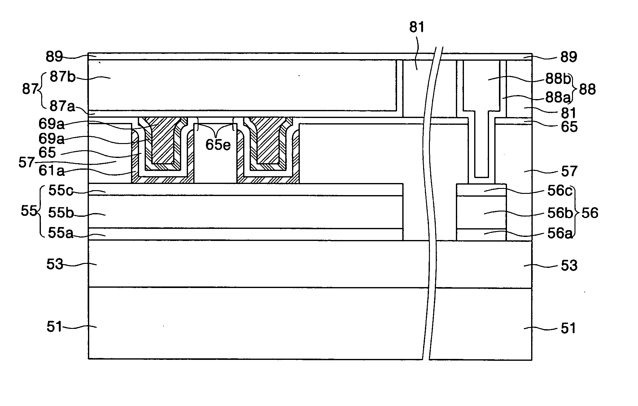 Logic device having vertically extending metal-insulator-metal capacitor between interconnect layers and method of fabricating the same