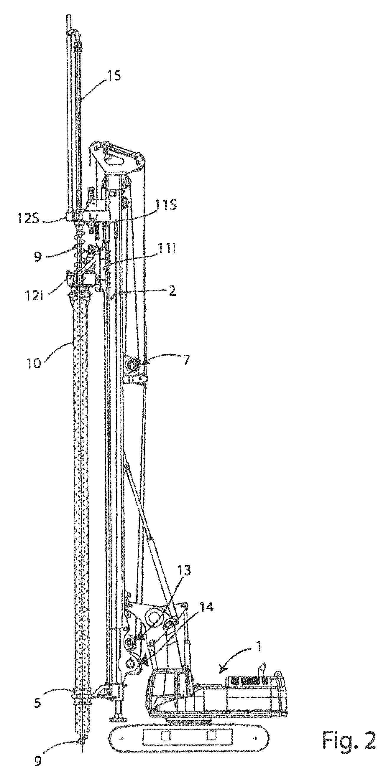Helical drill bit for an auger of a ground excavation assembly, in particular for building excavated piles, and drilling method that uses such a bit
