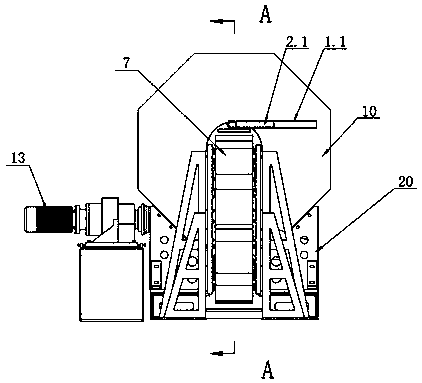 Superconducting magnetic separation method for realizing continuous ore feeding and separation by using swivel structure