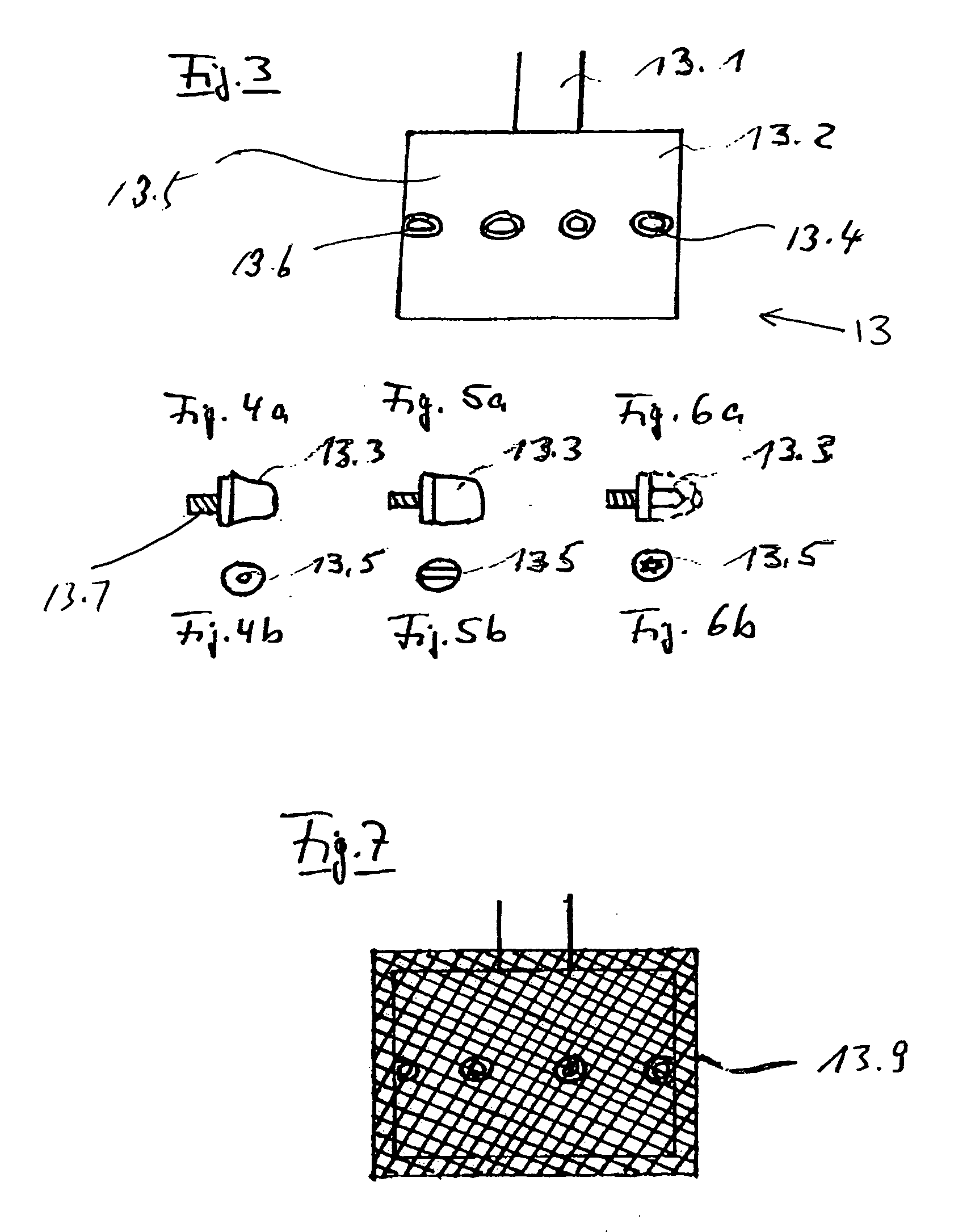 Filtration device with a filter bag and a cleaning device for a filter bag