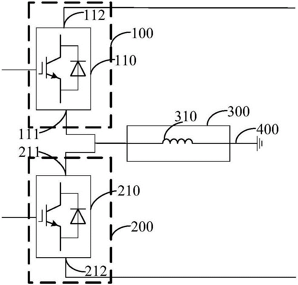 Bipolar flexible direct-current power transmission system and converter station thereof