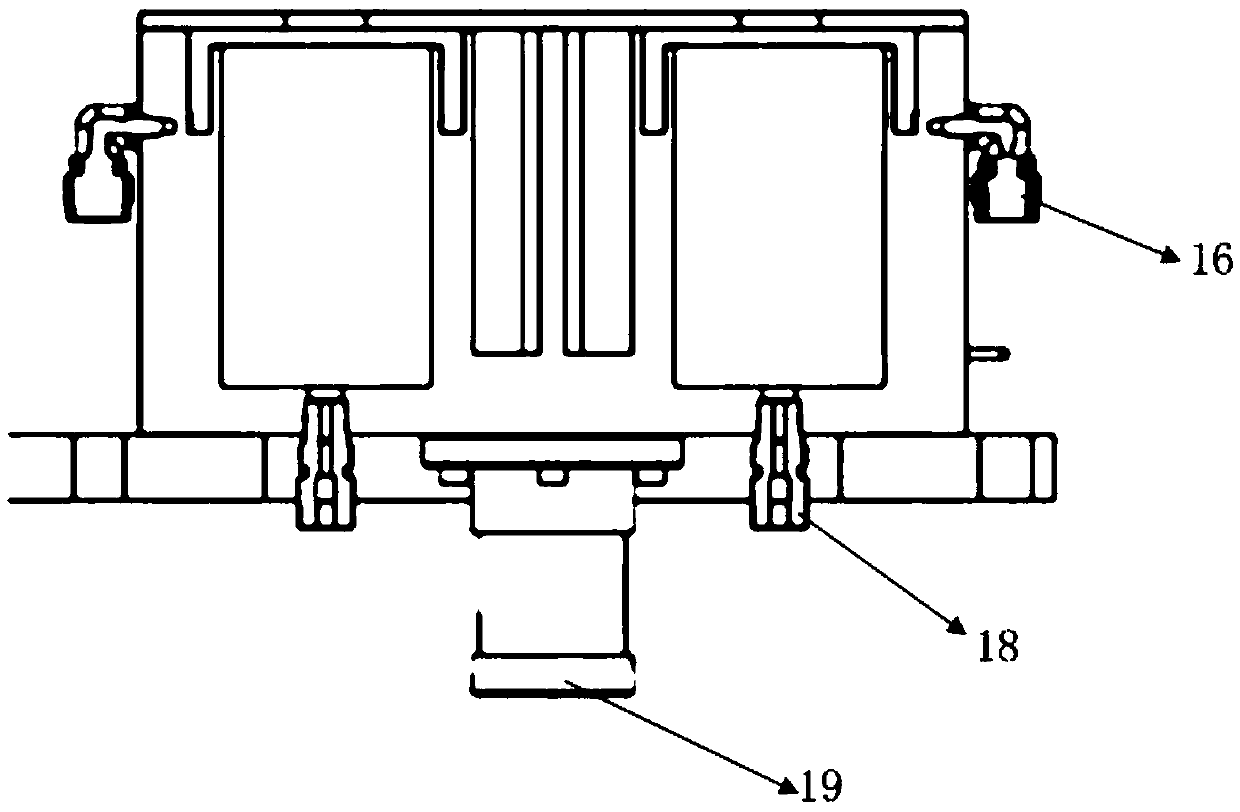 Scanning nozzle cleaning tank and scanning nozzle cleaning method