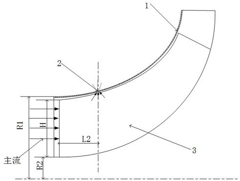 Centrifugal compressor casing with large circumferential spacing and small through holes