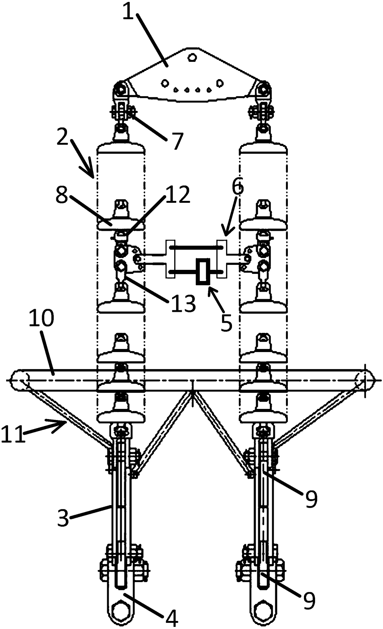 Shock-absorbing spacer bar for insulator string