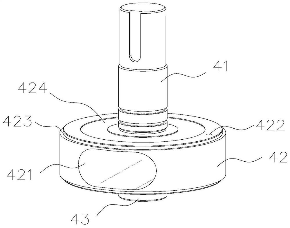 Directional valve with self-compensating directional cock