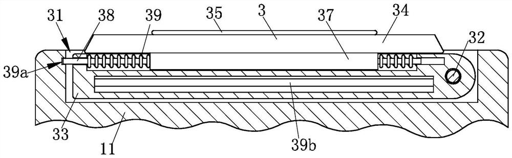 Vegetable cutting finger protection device capable of achieving multi-angle taking