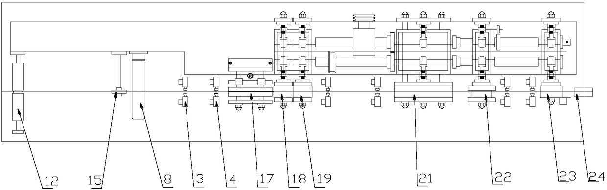 A plastic bottle automatic forming liquid filling machine