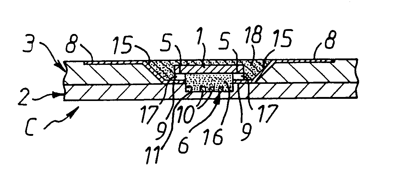 Integrated circuit board combining external contact zones and an antenna, and process for manufacturing such a board