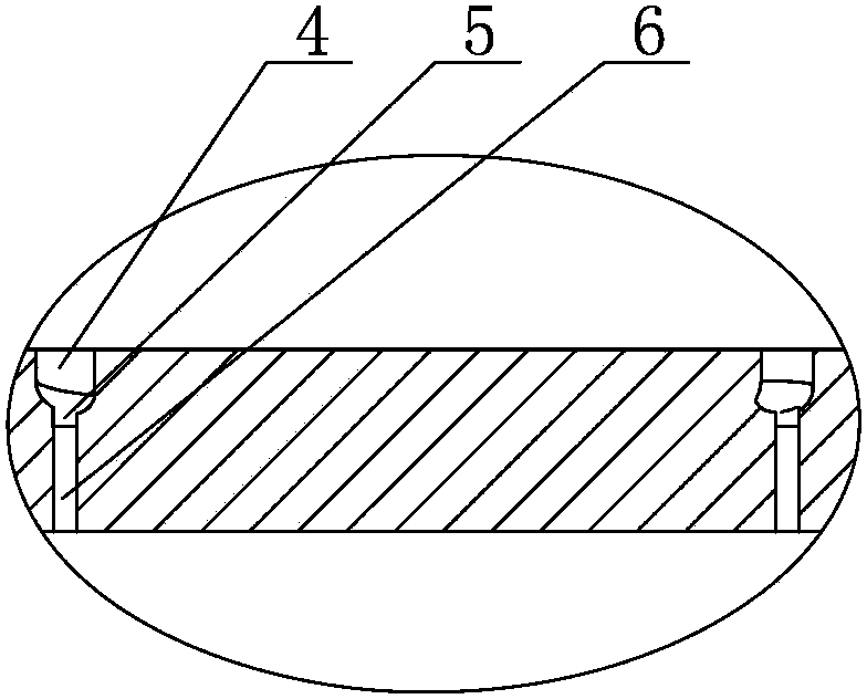 Vacuum clamp for machining circular arc of salt core