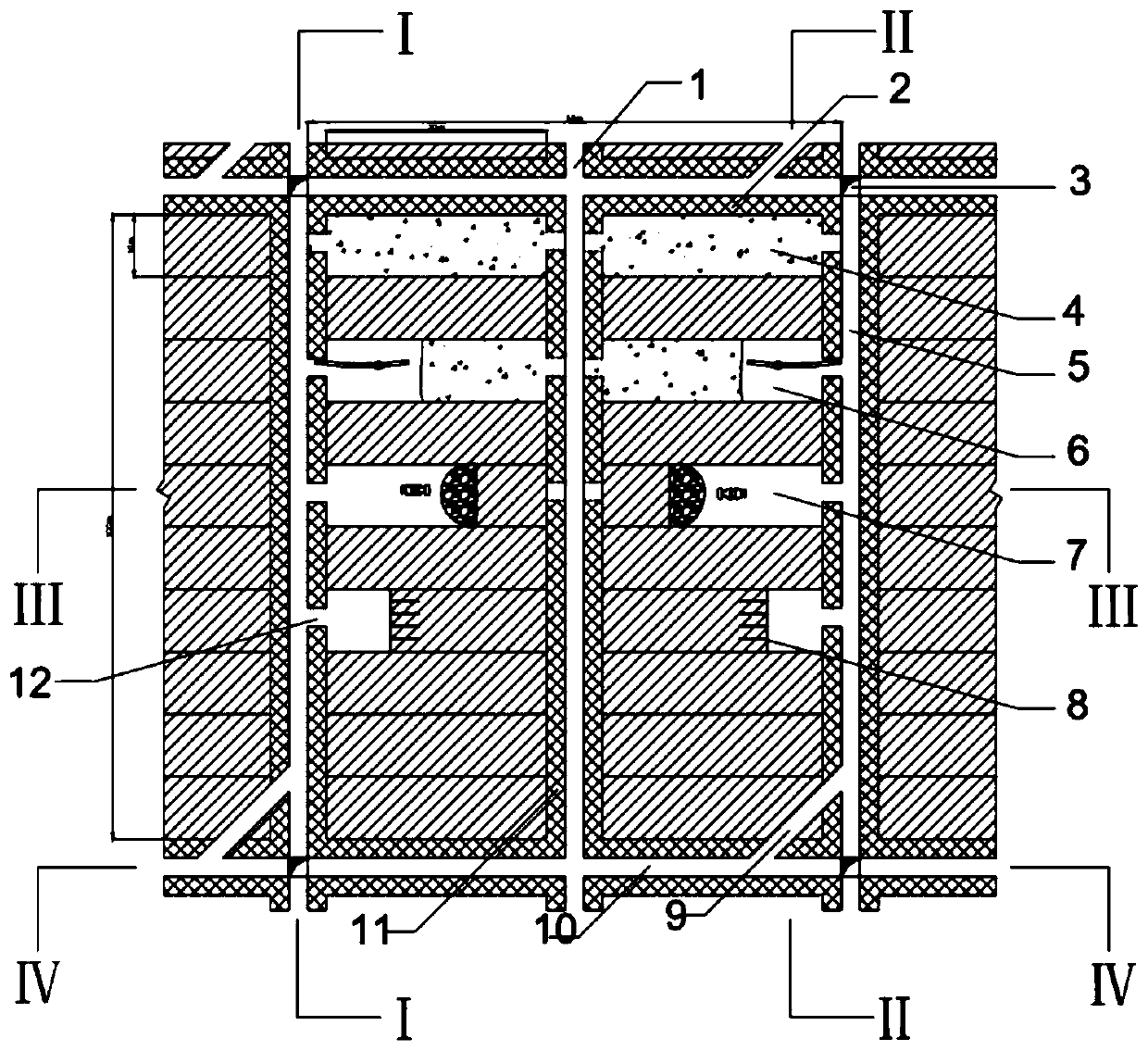 Layered strip mining method for gently inclined ore body