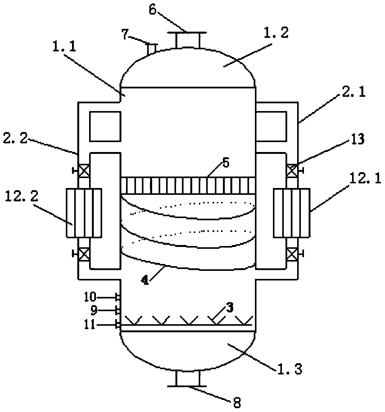 Bubbling tower and method for producing benzoic acid by liquid phase oxidation of toluene with the same