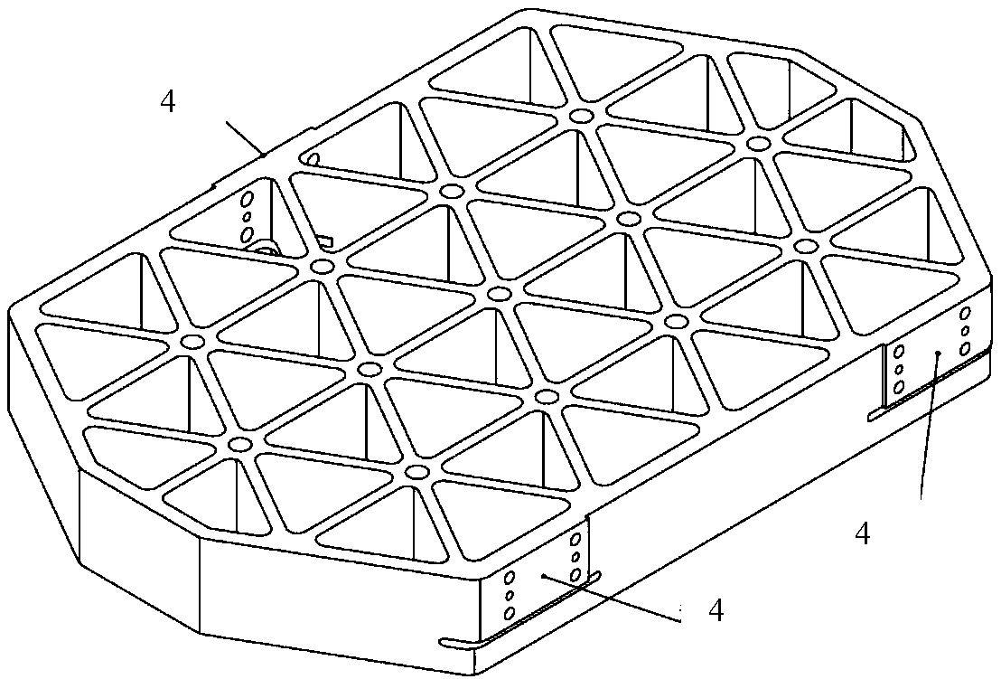 Split type metal reflector with flexible mounting structure and angle adaptive adjustment method