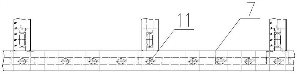 Bottom structure of a container ship with concentrated arrangement of bottom girders