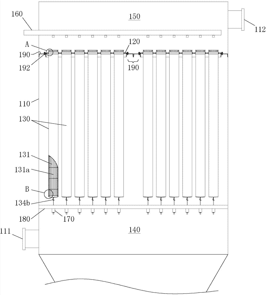 Filtering device used for gas-solid separation