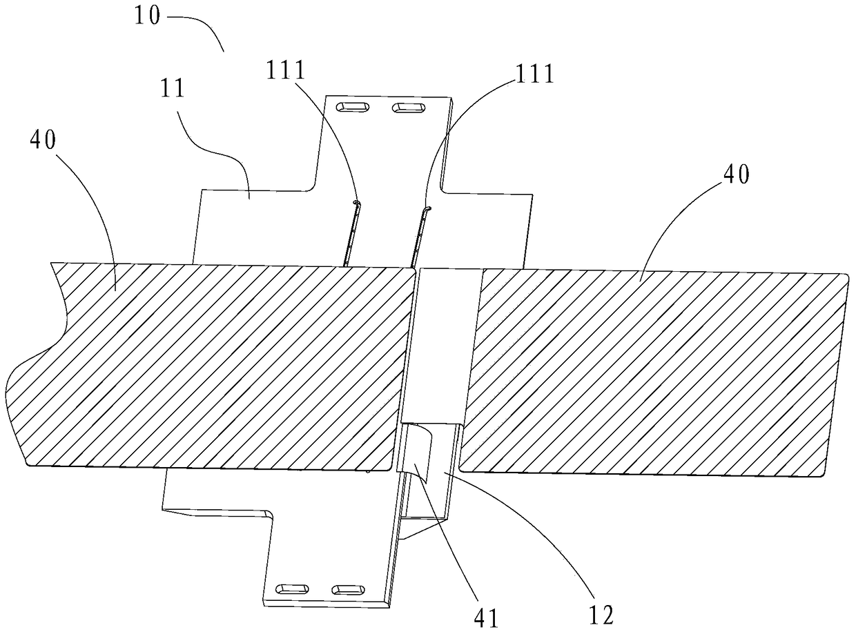 A laser cutting device