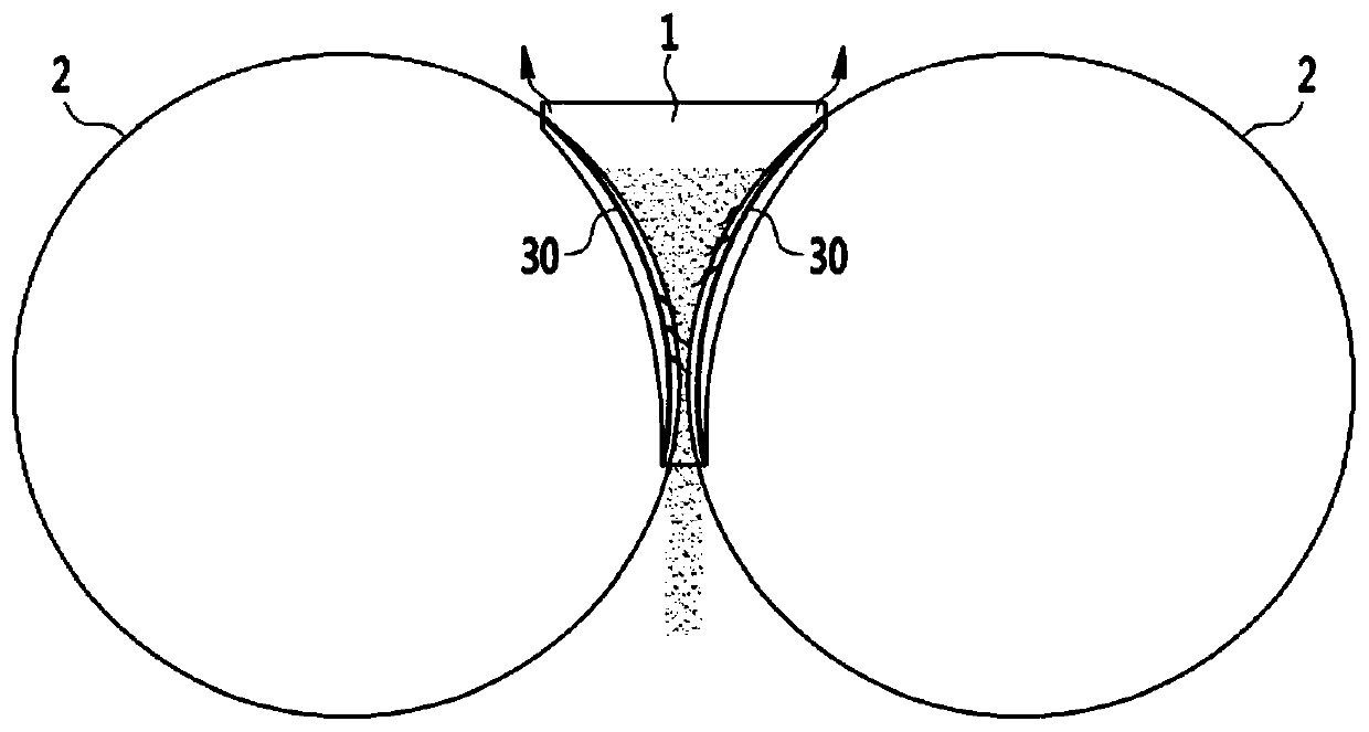 The cheek plate of the reduced iron briquetting device