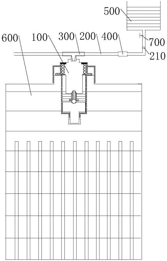 Automatic electrolyte supplementing assembly and storage battery pack electrolyte supplementing device