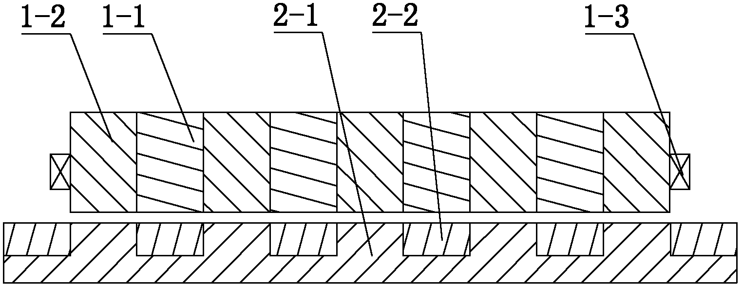 Magnetic field modulation type flat plate type transverse flux linear motor