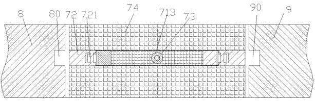 A kind of covering part for the movable gap of the carriage to prevent power failure