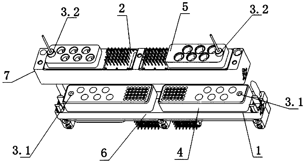 Connector with testable plugging distance and plugging distance testing method