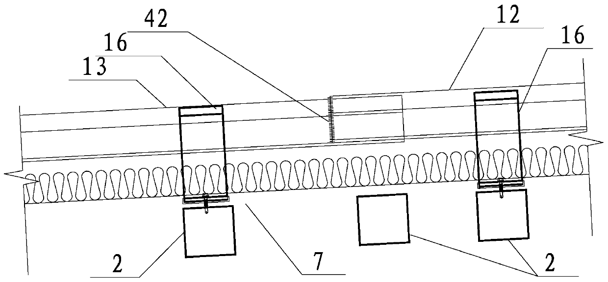 Double-circular-arc camber wall enclosure joint and segmentation method
