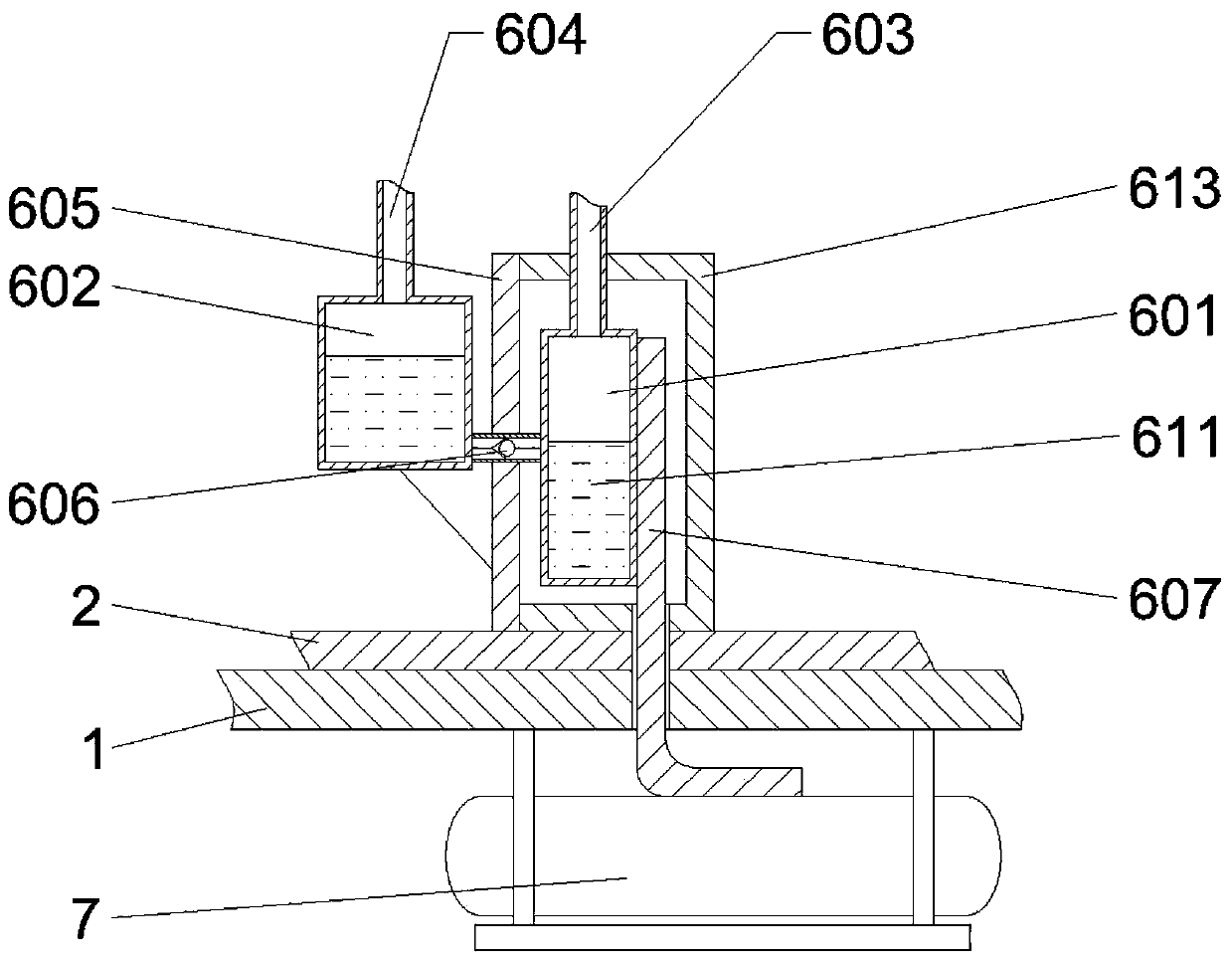 Liquid oxygen pot icing preventing device and method used for cold-chain transportation of live fishes