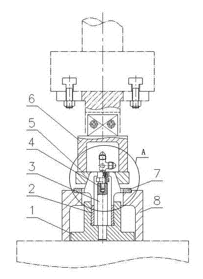 Device for closing in tightening nut and pipe joint module through oil press
