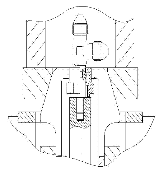 Device for closing in tightening nut and pipe joint module through oil press