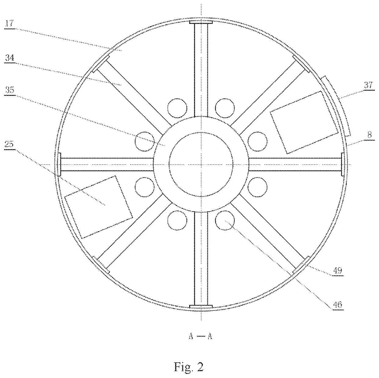 Device and method for reducing wind resistance power of large geotechnical centrifuge