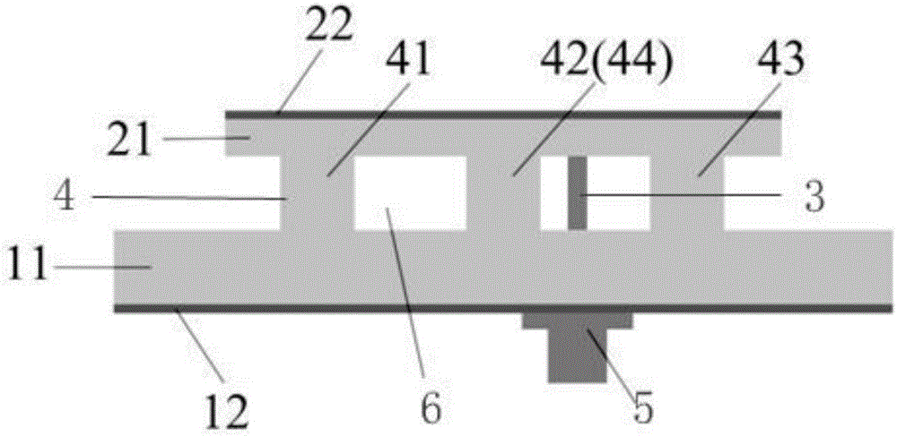 High gain microstrip antenna based on air gap