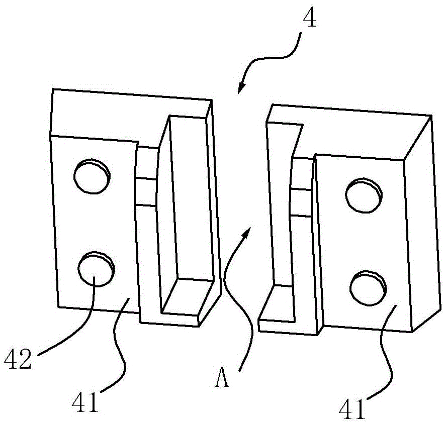 A climbing device for making a feeding mechanism for water meter copper joints
