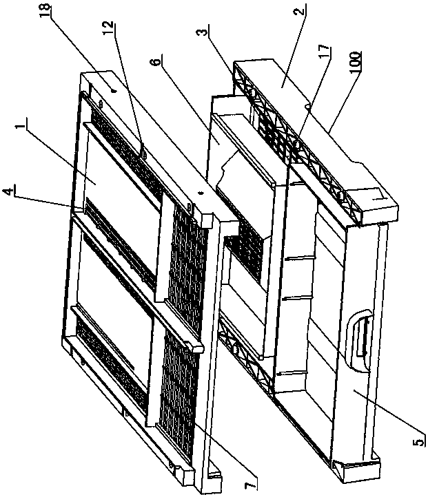 Multi-functional double-layer beehive base plate for apis mellifera