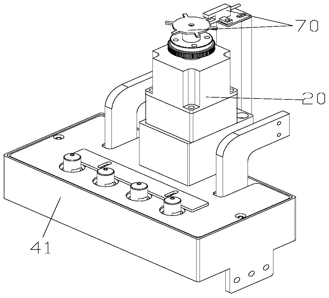 Gluing head, gluing device and gluing process