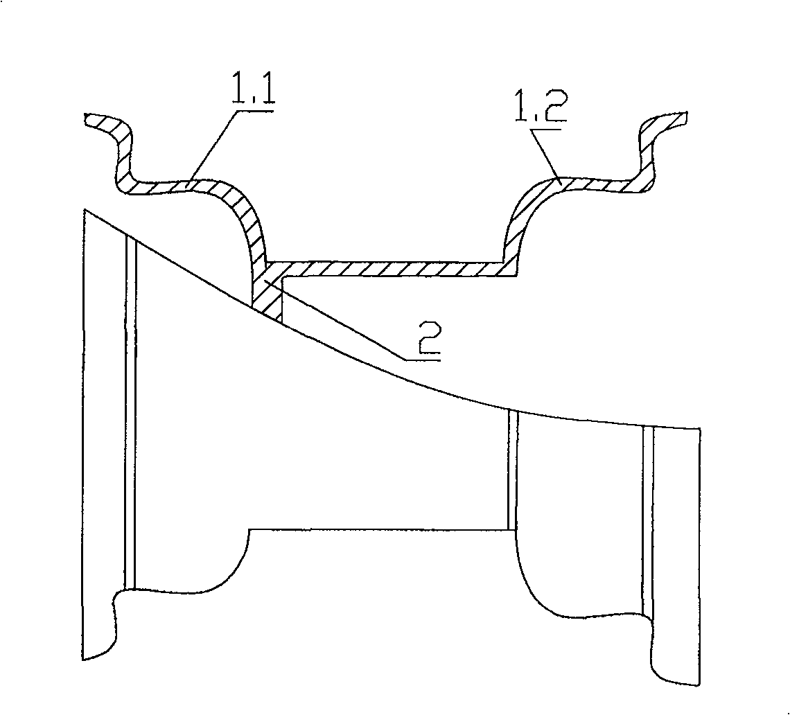 Rotary pressing edge forming method of the vehicle circular rim and the circular rim with an integrated structure