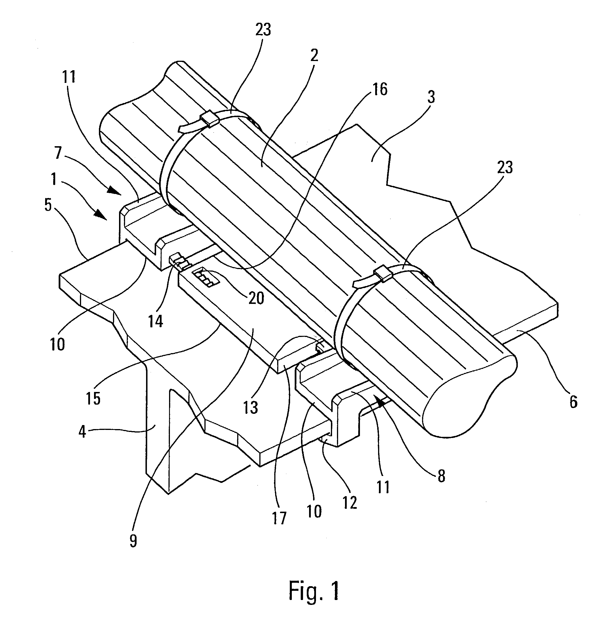 Device for fastening elongate objects onto a flat support