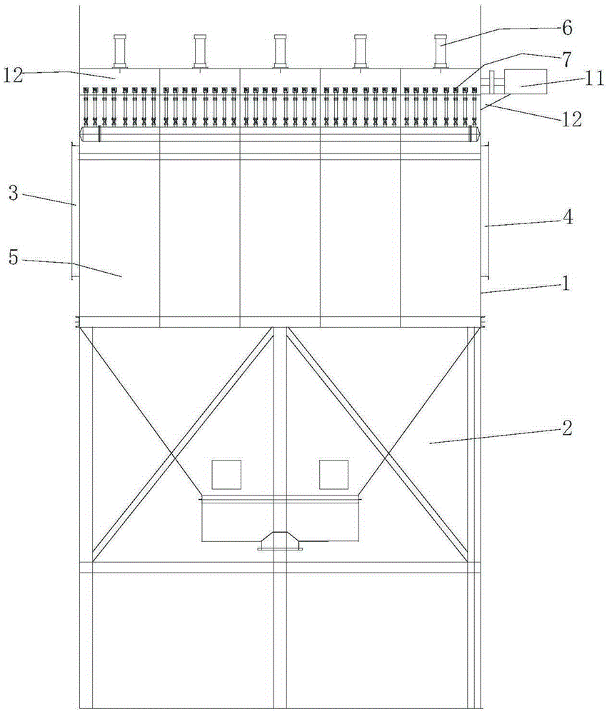 Displacement type ash removal bag filter