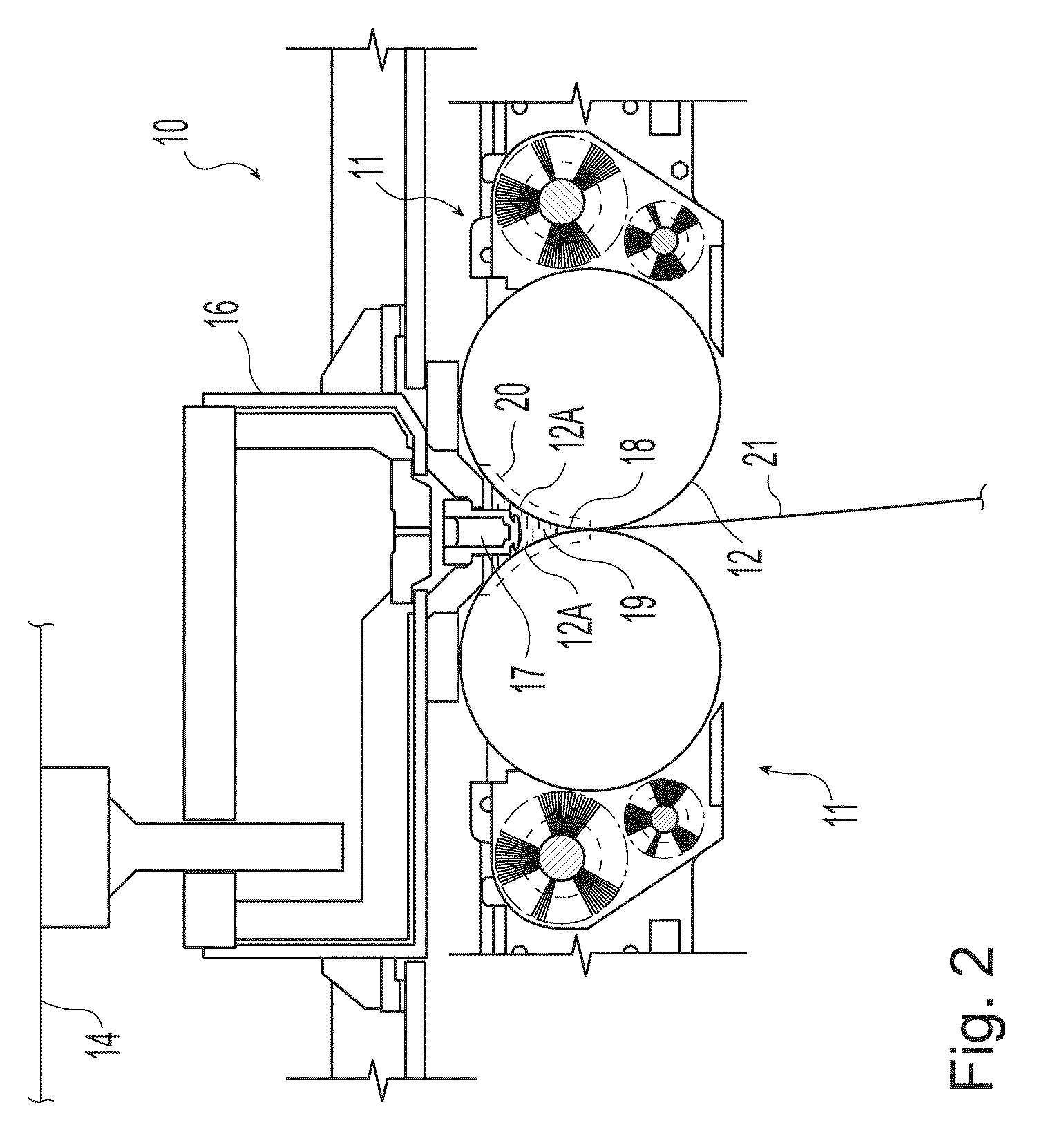 Strip casting apparatus with improved side dam