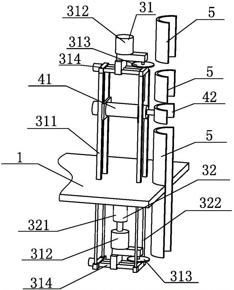 Device for vertically cutting concrete pole in segmented mode