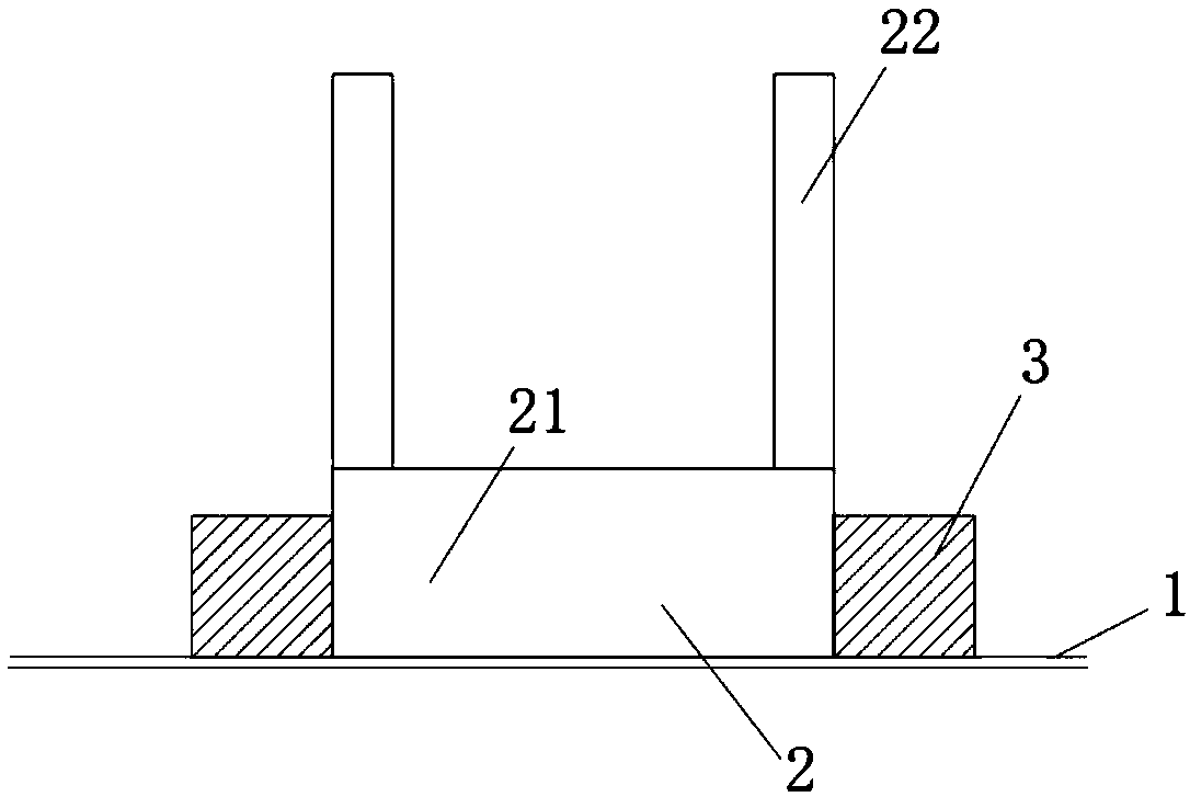 Segment hoisting structure and method in ship construction