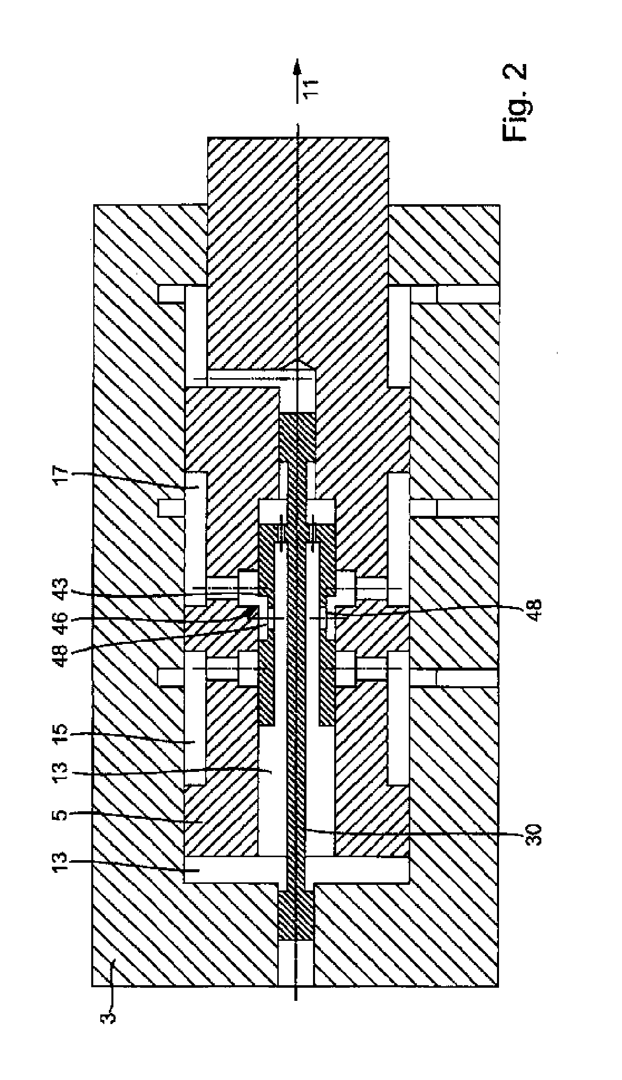 Hydraulic drive device having two pressure chambers and method for operating a hydraulic drive device having two pressure chambers