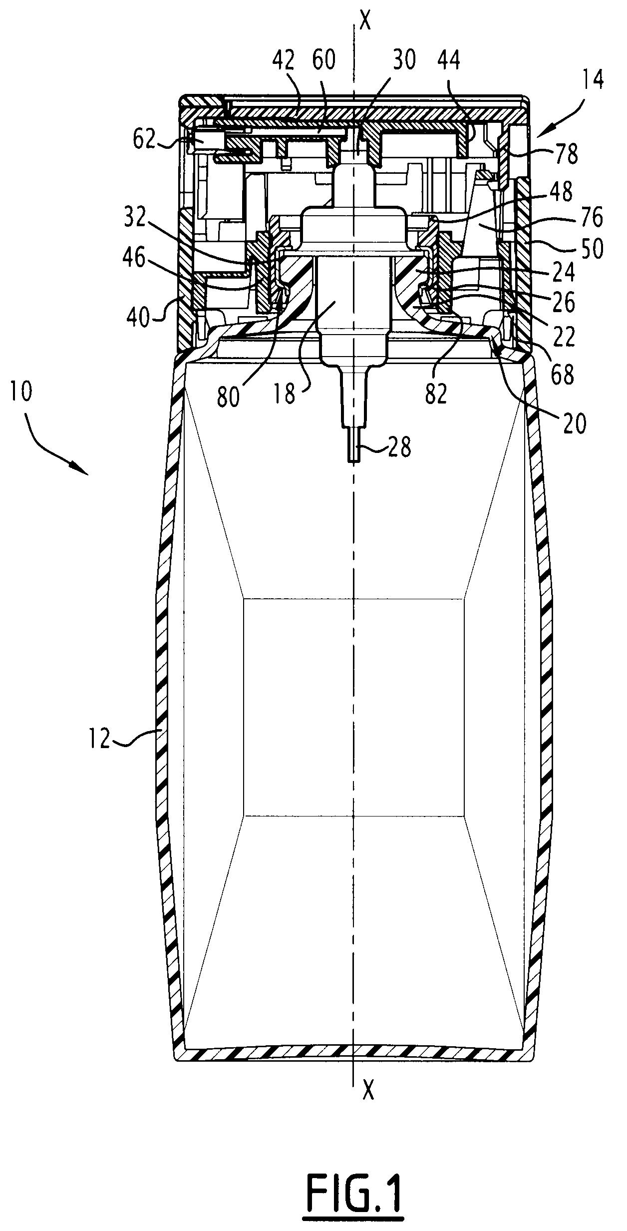 Assembly which forms a product dispensing head and which is capable of being fitted to a bottle