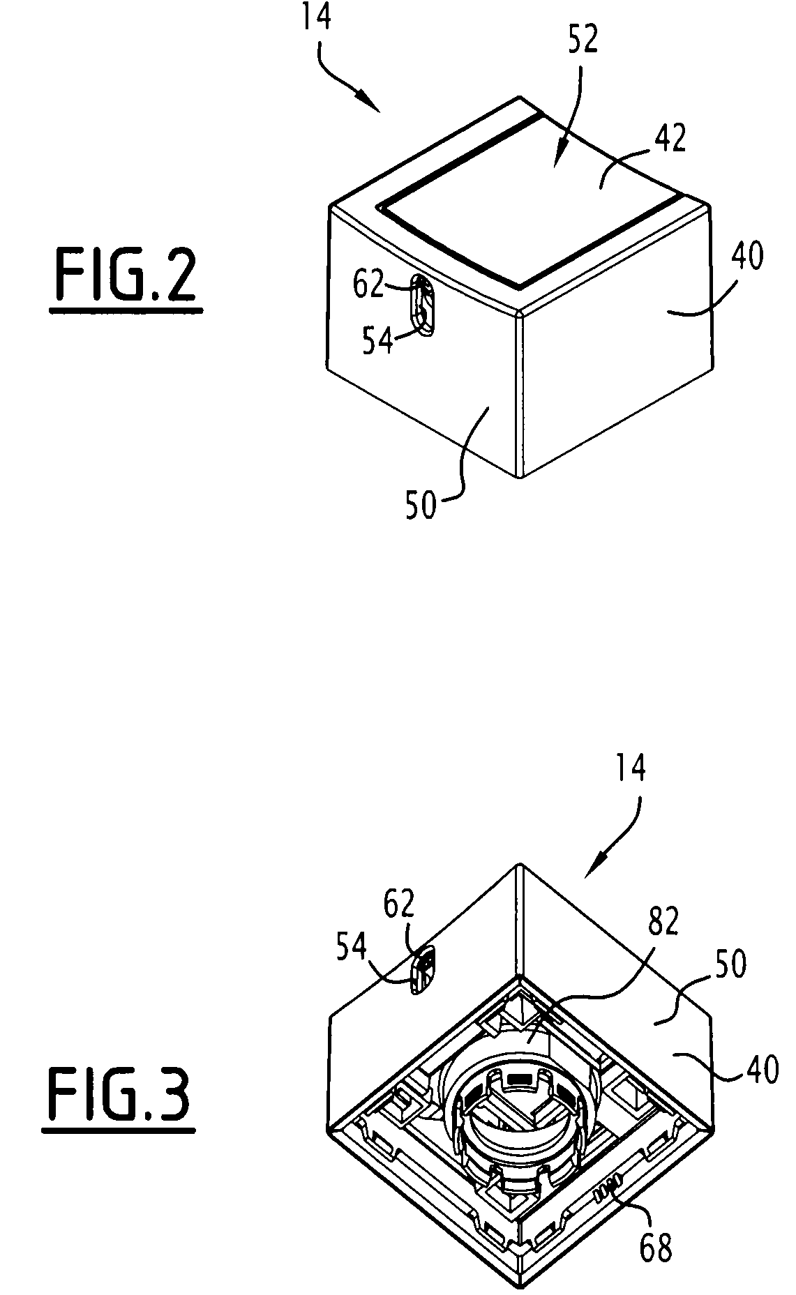 Assembly which forms a product dispensing head and which is capable of being fitted to a bottle