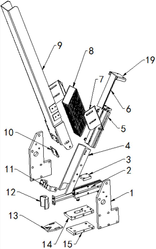 Multi-specification corner wrapper feeding device for packaging equipment