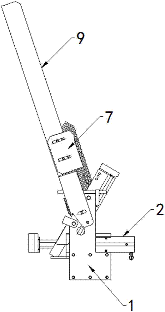 Multi-specification corner wrapper feeding device for packaging equipment