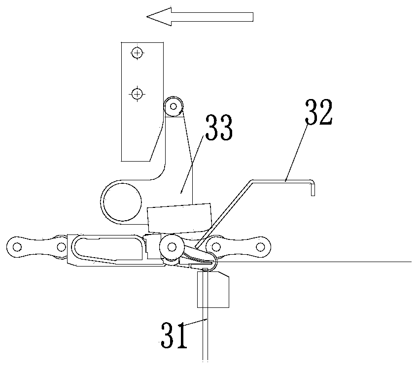 A paper receiving and pulling device and its working method