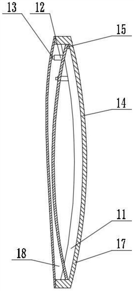 Obstetric forceps capable of being attached to head of baby in self-adaptive mode