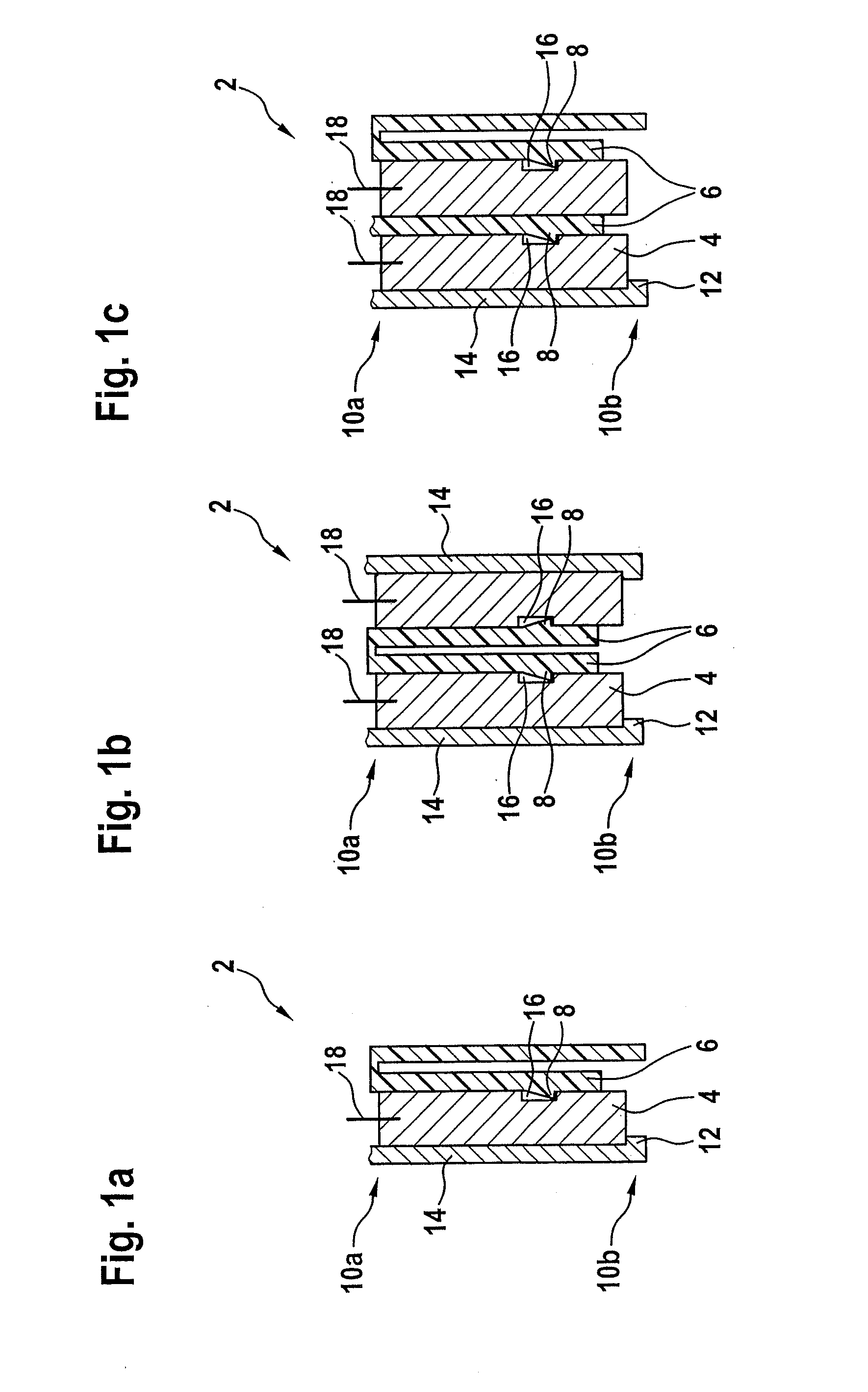 Plug connector having novel primary locking hooks