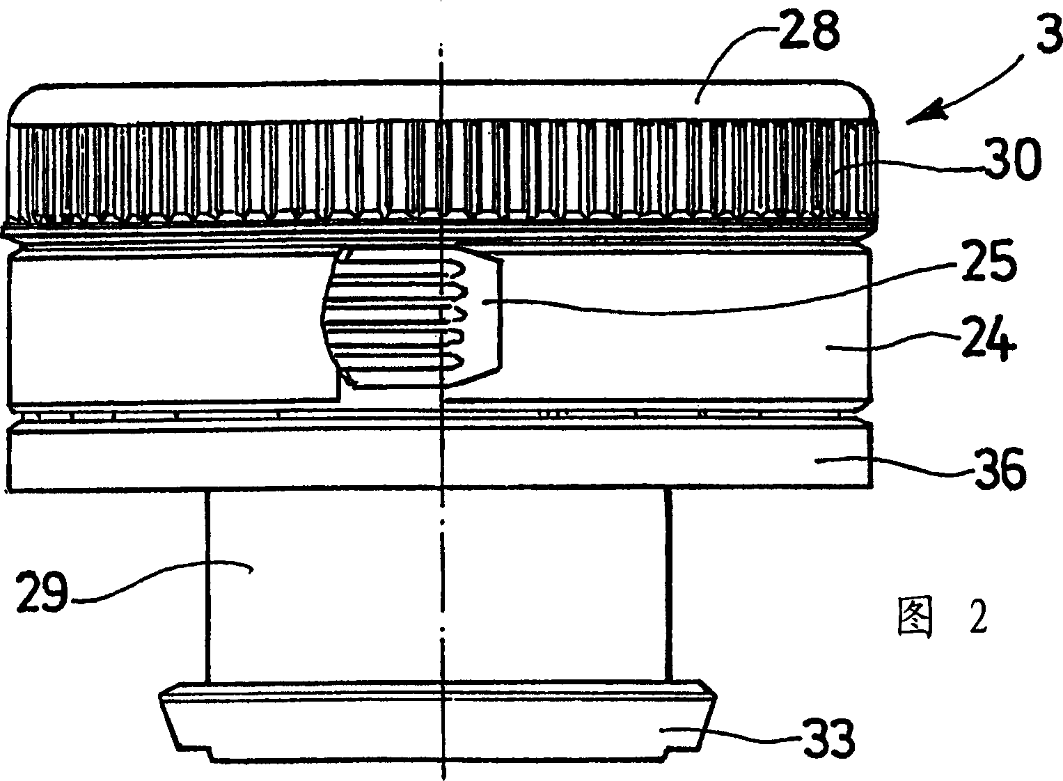 Device for closing a container and removing a fluid product