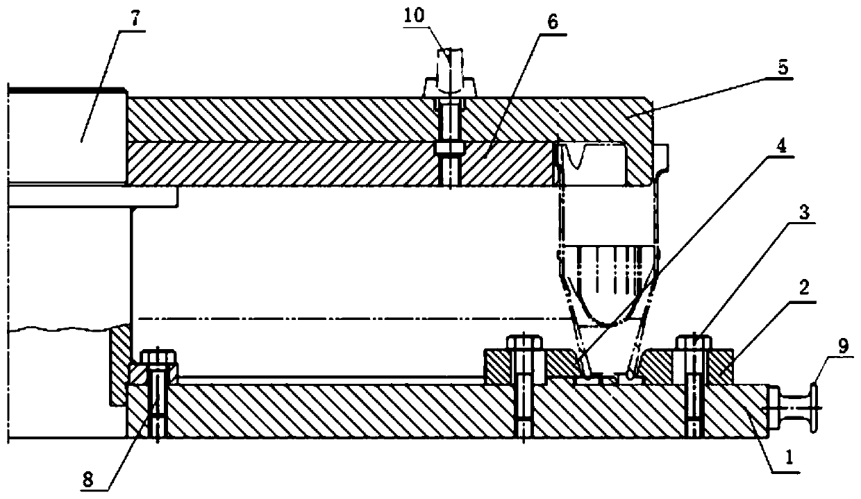 Limiting device for heat treatment of double-layer-structure welding assembly and clamping method