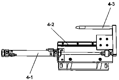 Quick and automatic assembling device for sealing ring of valve element housing